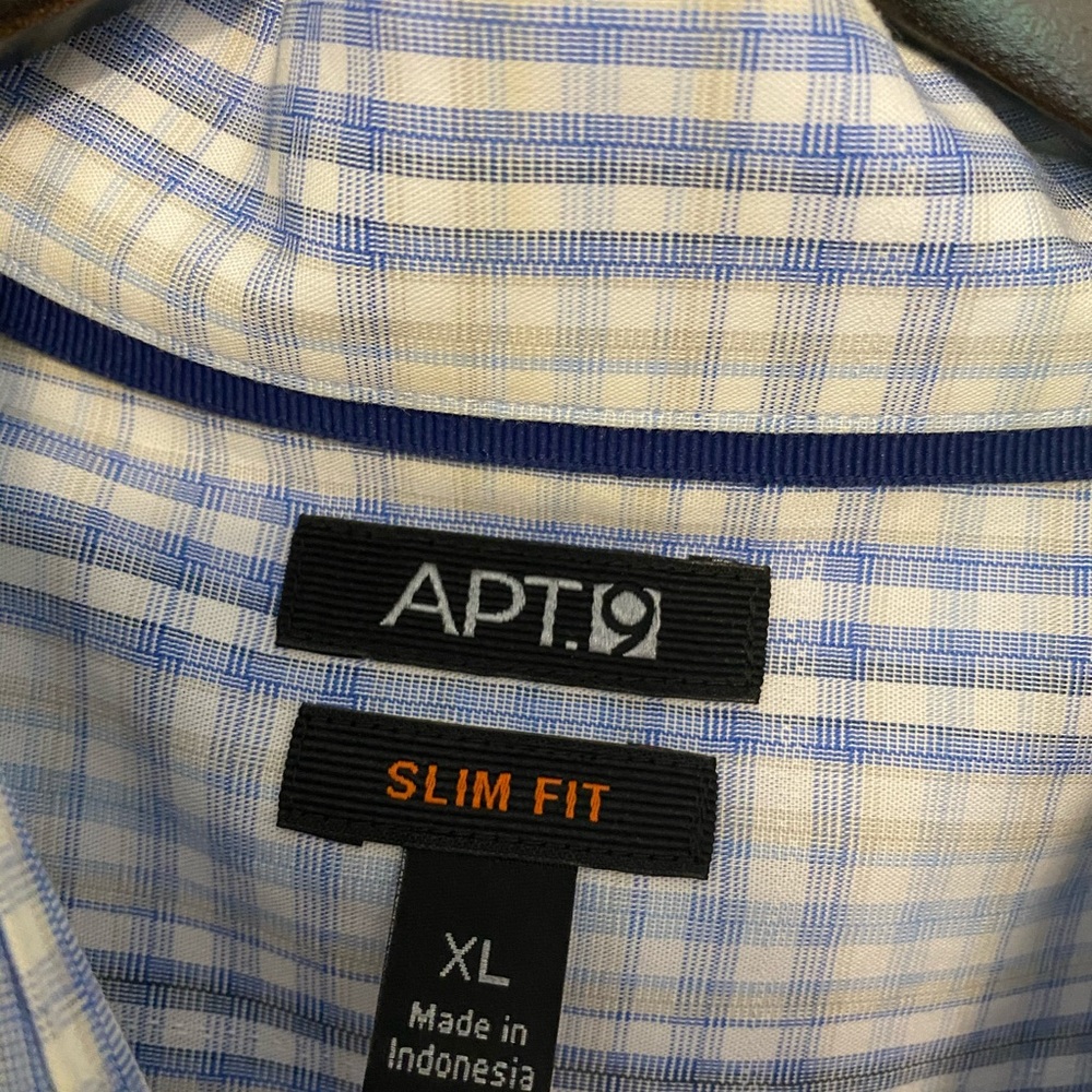Mens button down - Picture 2 of 2